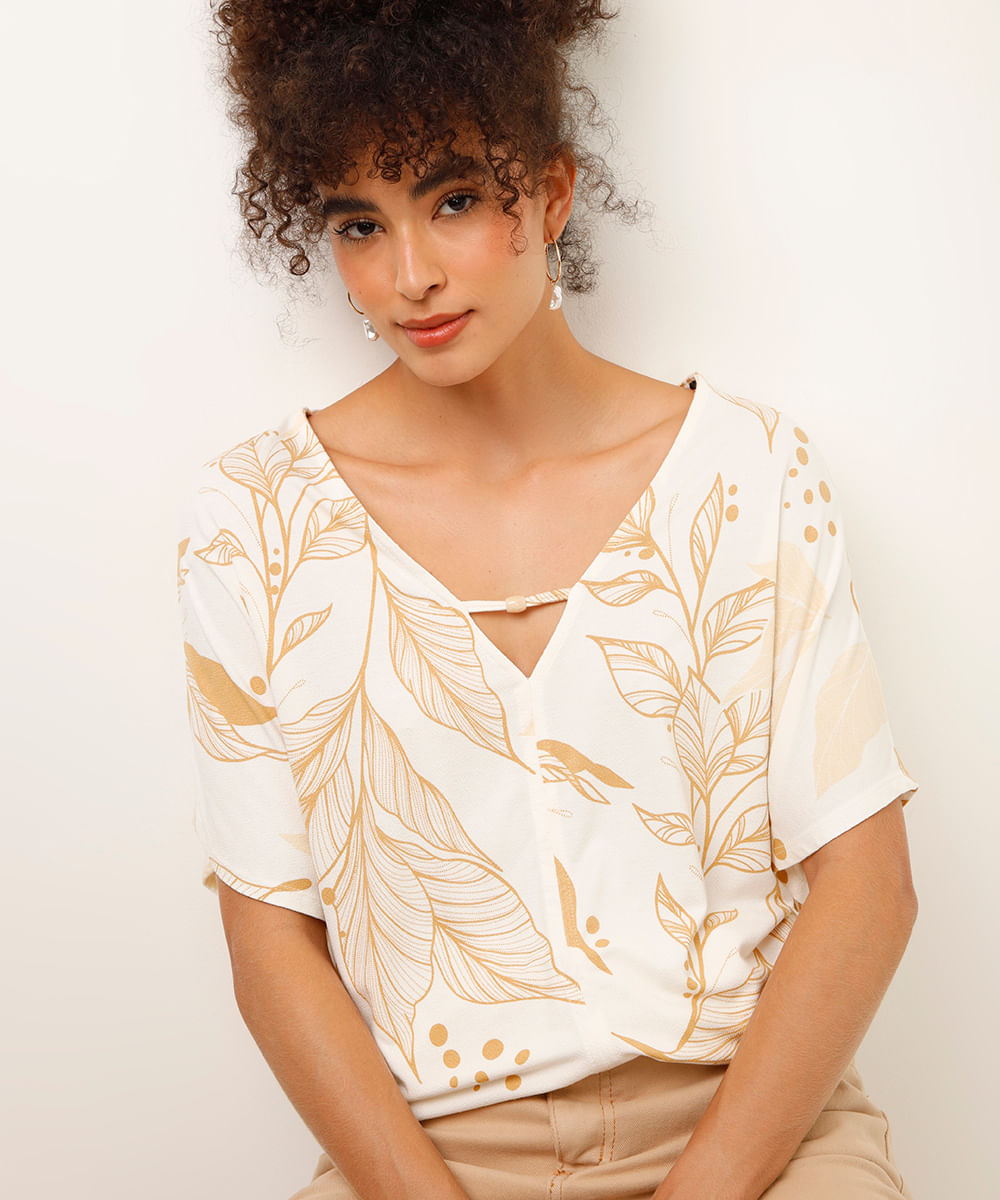 blusa de viscose decote v folhagens off white