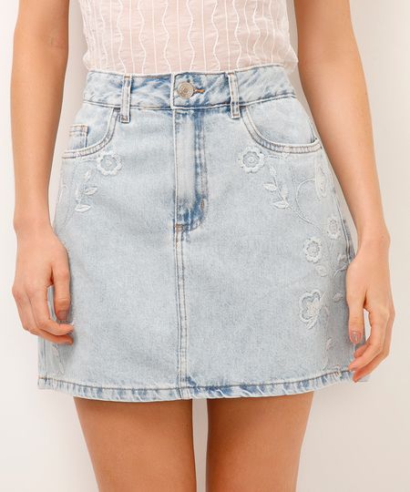 saia curta jeans com bordado floral azul 36 saia curta jeans com bordado floral azul 36