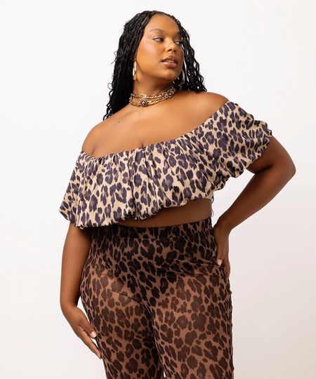 top sem alça com babado animal print plus size bege GG4