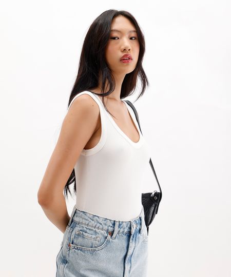 body feminino de viscose decote u canelado off white GG