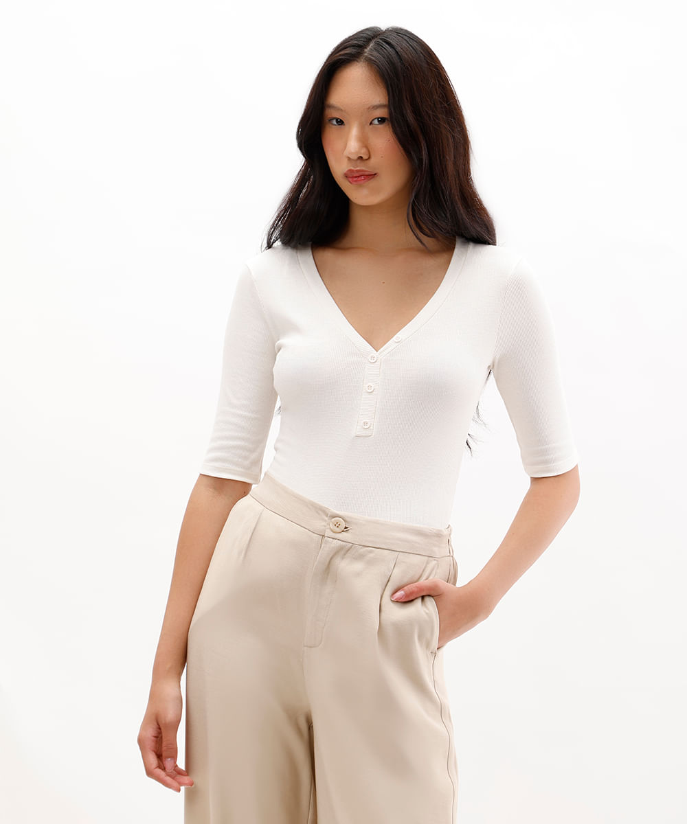 blusa feminina de viscose decote v com botões off white
