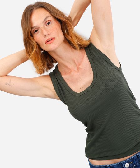 regata básica feminina de viscose canelada verde PP