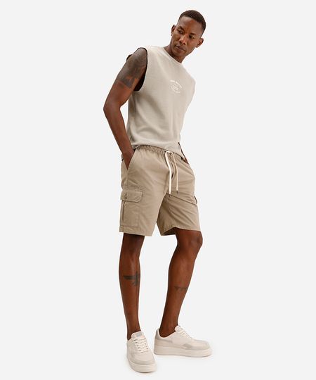 bermuda jogger masculina com bolso cargo bege M bermuda jogger masculina com bolso cargo bege M