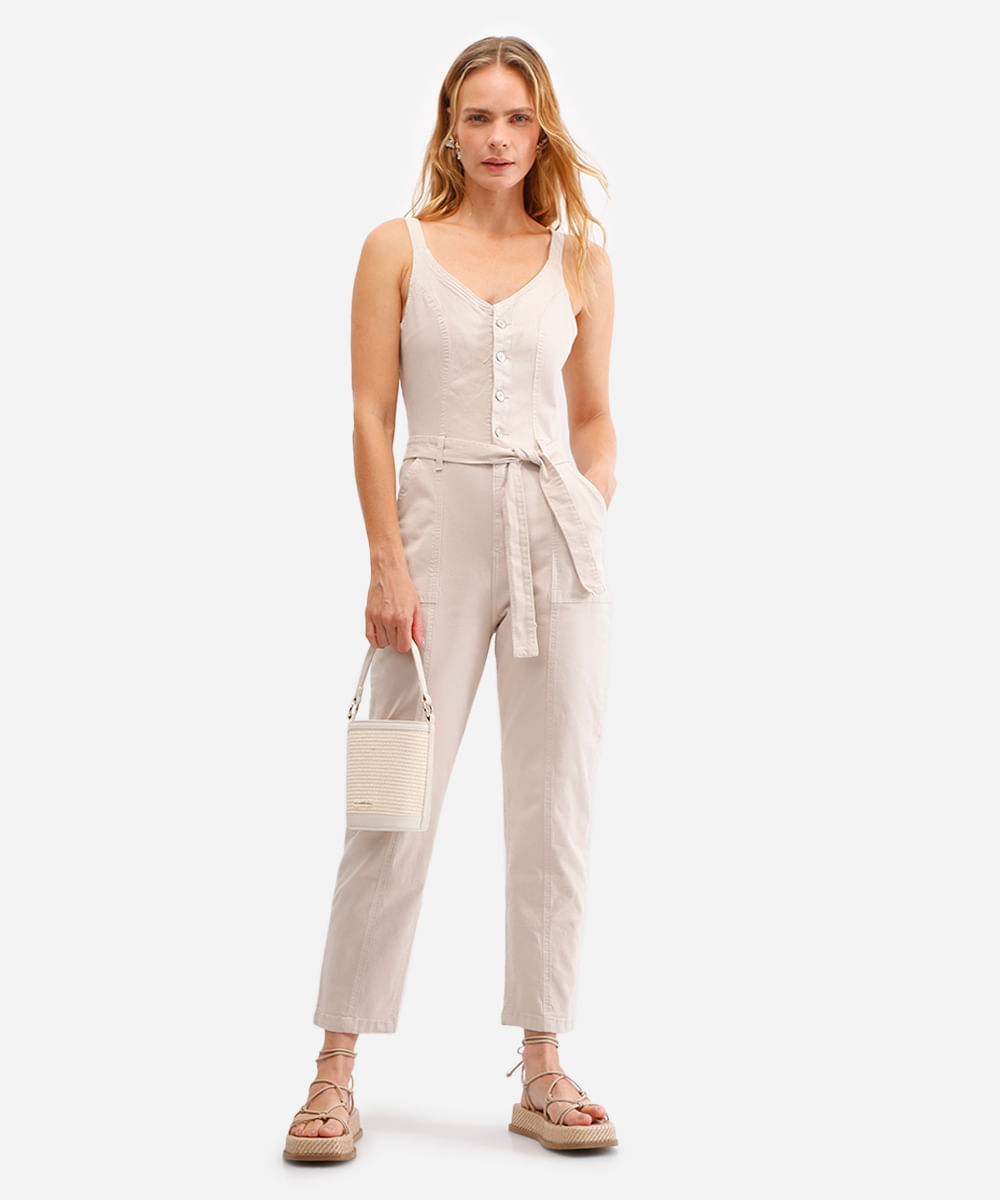 macacão feminino de sarja com faixa bege