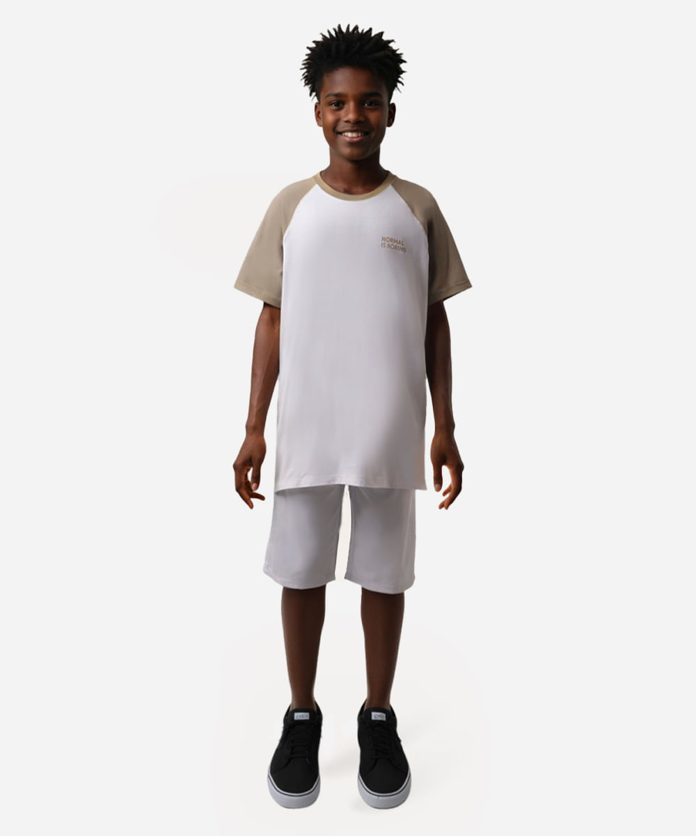 camiseta raglan juvenil normal is boring off white