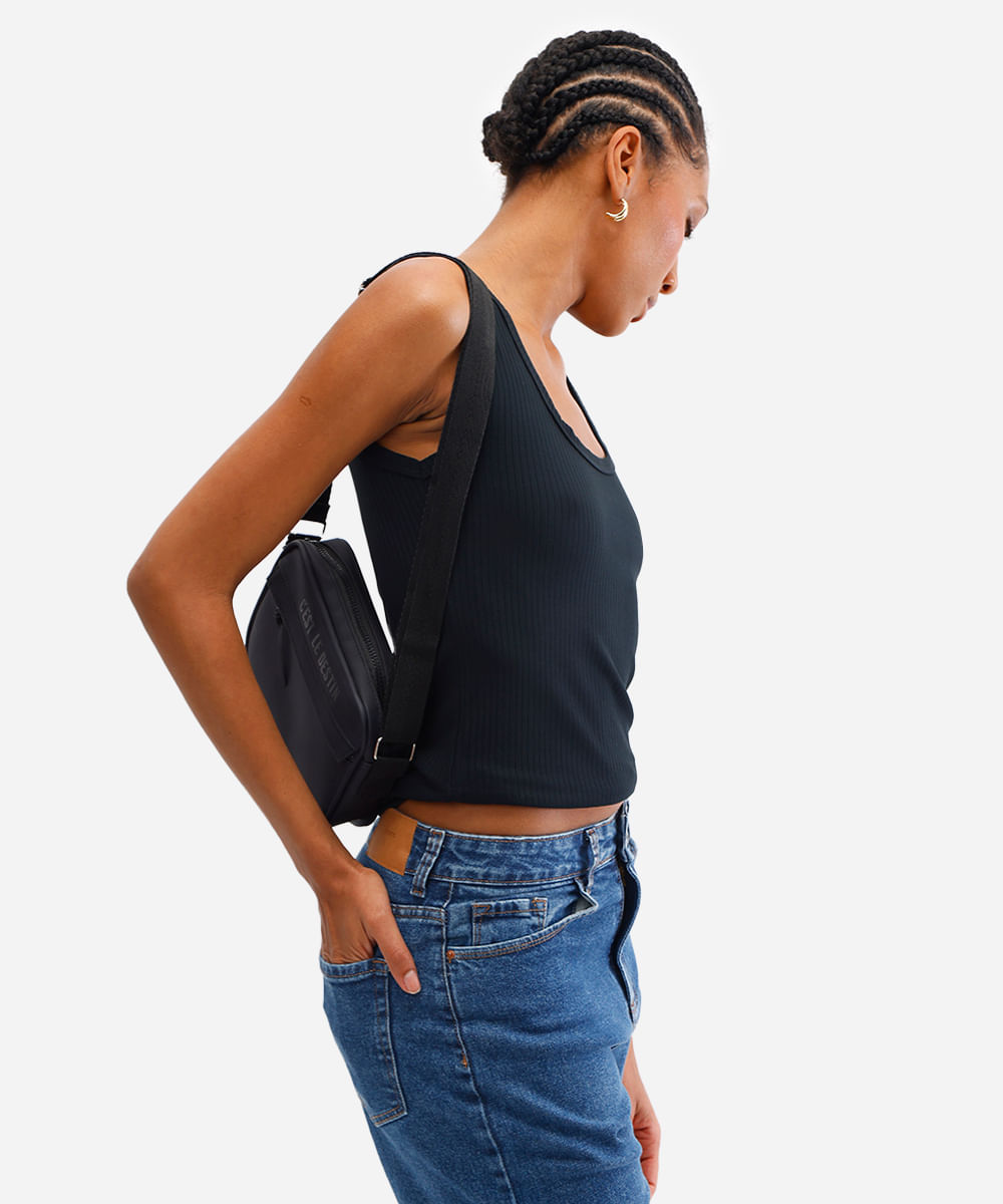 regata básica feminina de viscose canelada preto