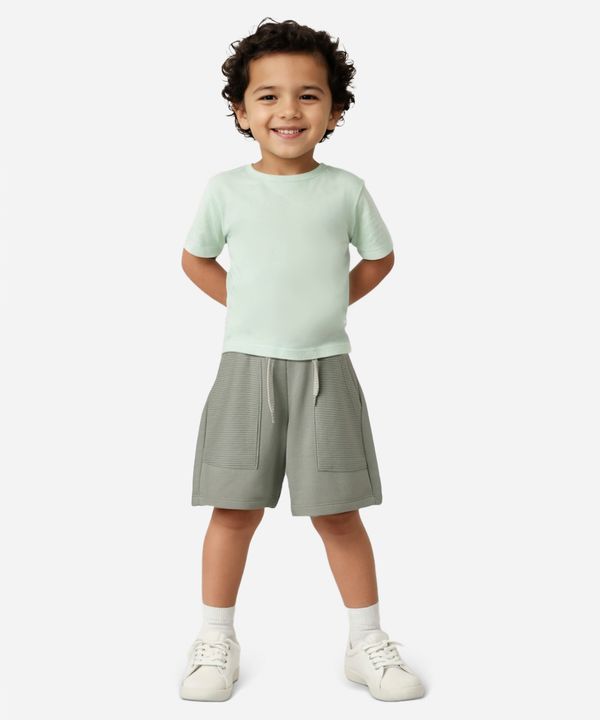 bermuda de moletom infantil com recortes verde 4