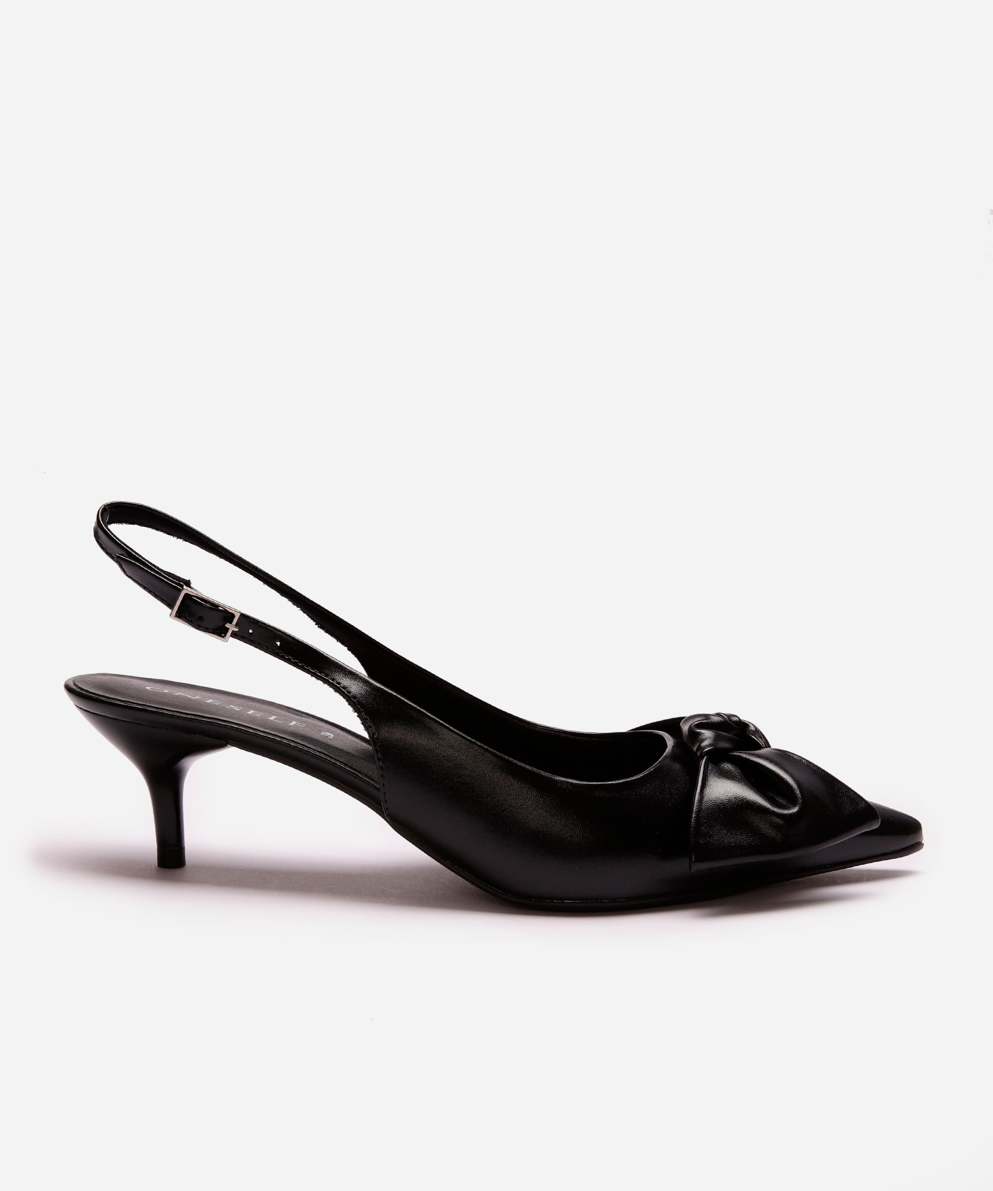 scarpin salto baixo fino com laço oneself preto
