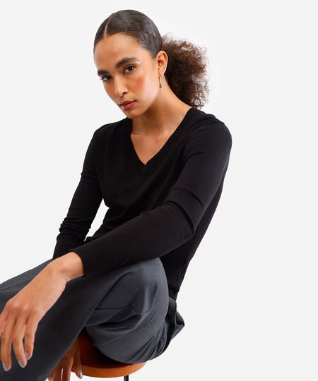 suéter básico feminino de tricot gola v preto PP