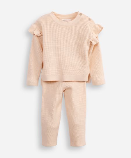 conjunto infantil longo de tricot texturizado com babado bege 1 conjunto infantil longo de tricot texturizado com babado bege 1