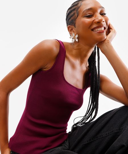 regata feminina de tricot decote quadrado roxa GG regata feminina de tricot decote quadrado roxa GG