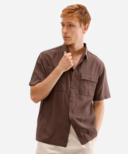 camisa masculina de algodão manga curta com bolsos marrom GG