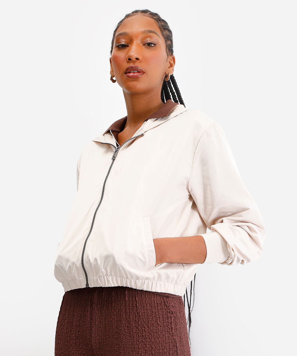 jaqueta corta vento com capuz - bege