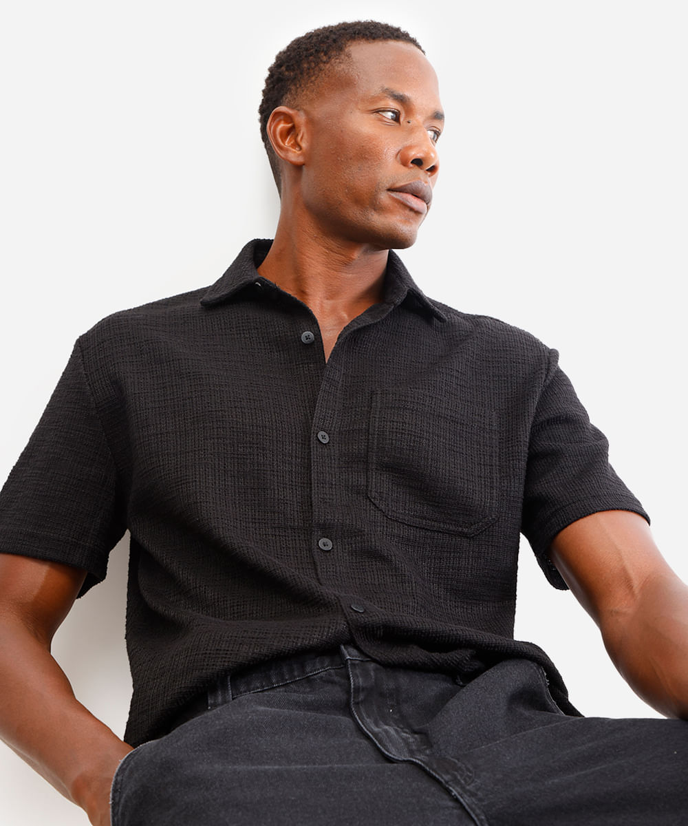 camisa masculina manga curta texturizada preta