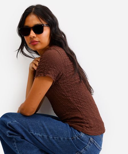 blusa feminina manga curta texturizada marrom escuro PP blusa feminina manga curta texturizada marrom escuro PP