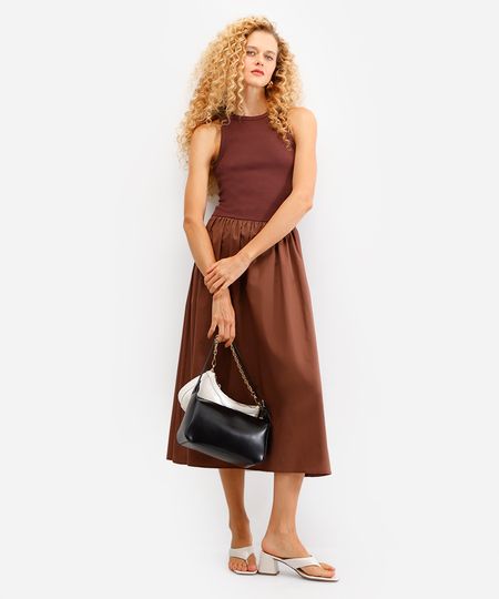 vestido midi canelado saia volumosa - marrom PP vestido midi canelado saia volumosa - marrom PP