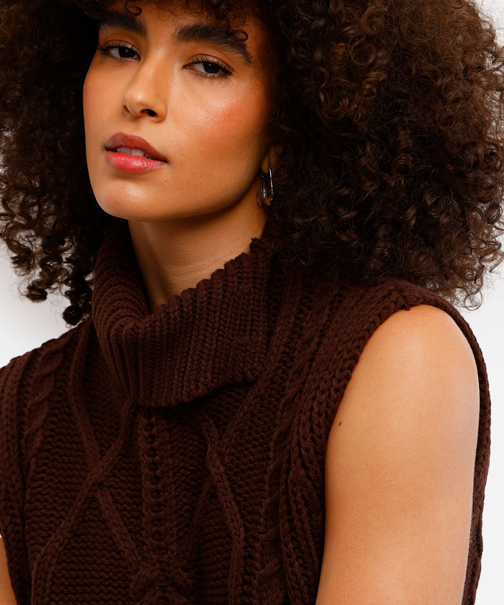 blusa feminina de tricot gola alta texturizada marrom