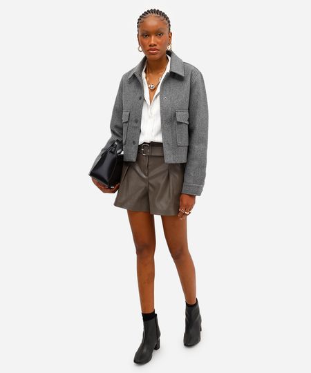 short feminino de poliuretano com cinto cinza 38 short feminino de poliuretano com cinto cinza 38