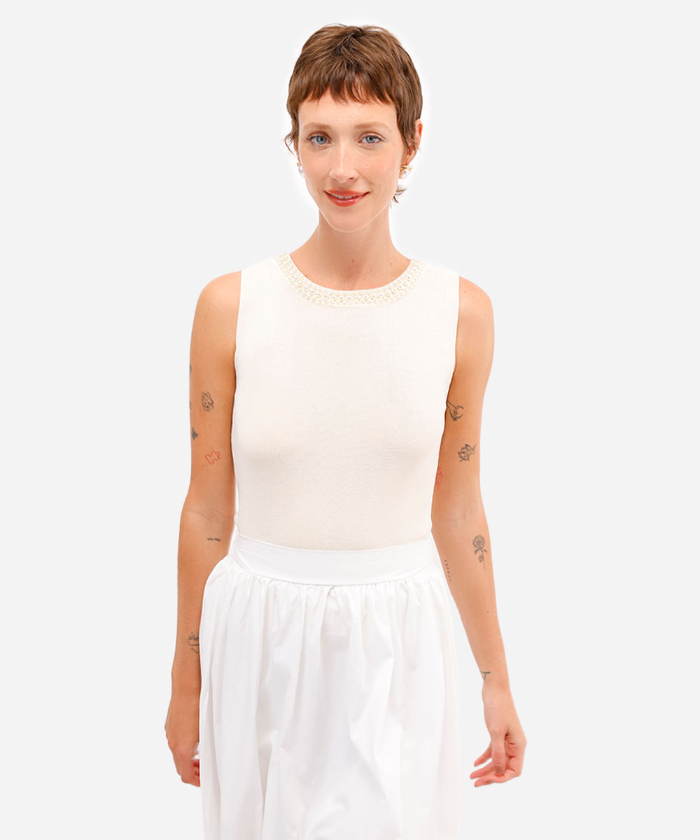 regata feminina de tricot com pérolas amarela