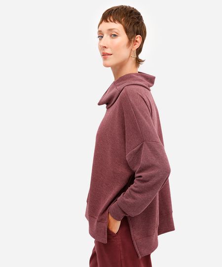 blusa oversized feminina de malha gola alta vinho P