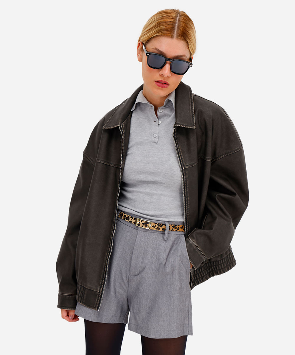 short de alfaiataria feminino com cinto cinza