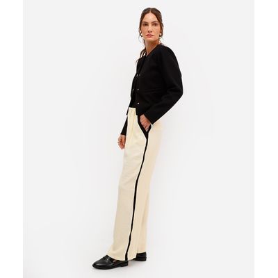 calça wide leg feminina de alfaiataria em viscose com recorte lateral amarela