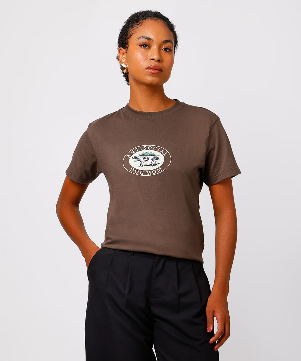 camiseta feminina de algodão antisocial dog mom mindset marrom