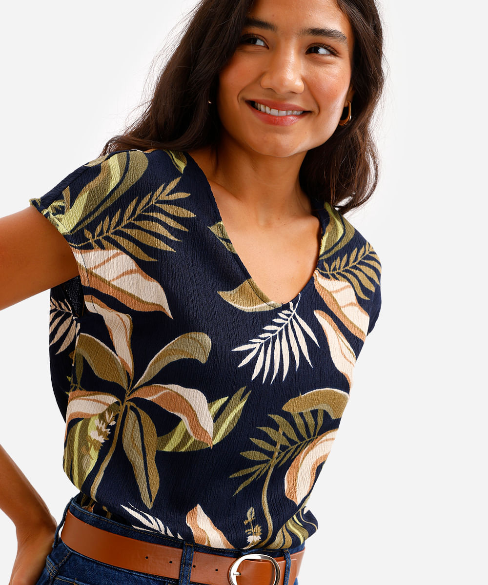 blusa feminina folhagens texturizada azul