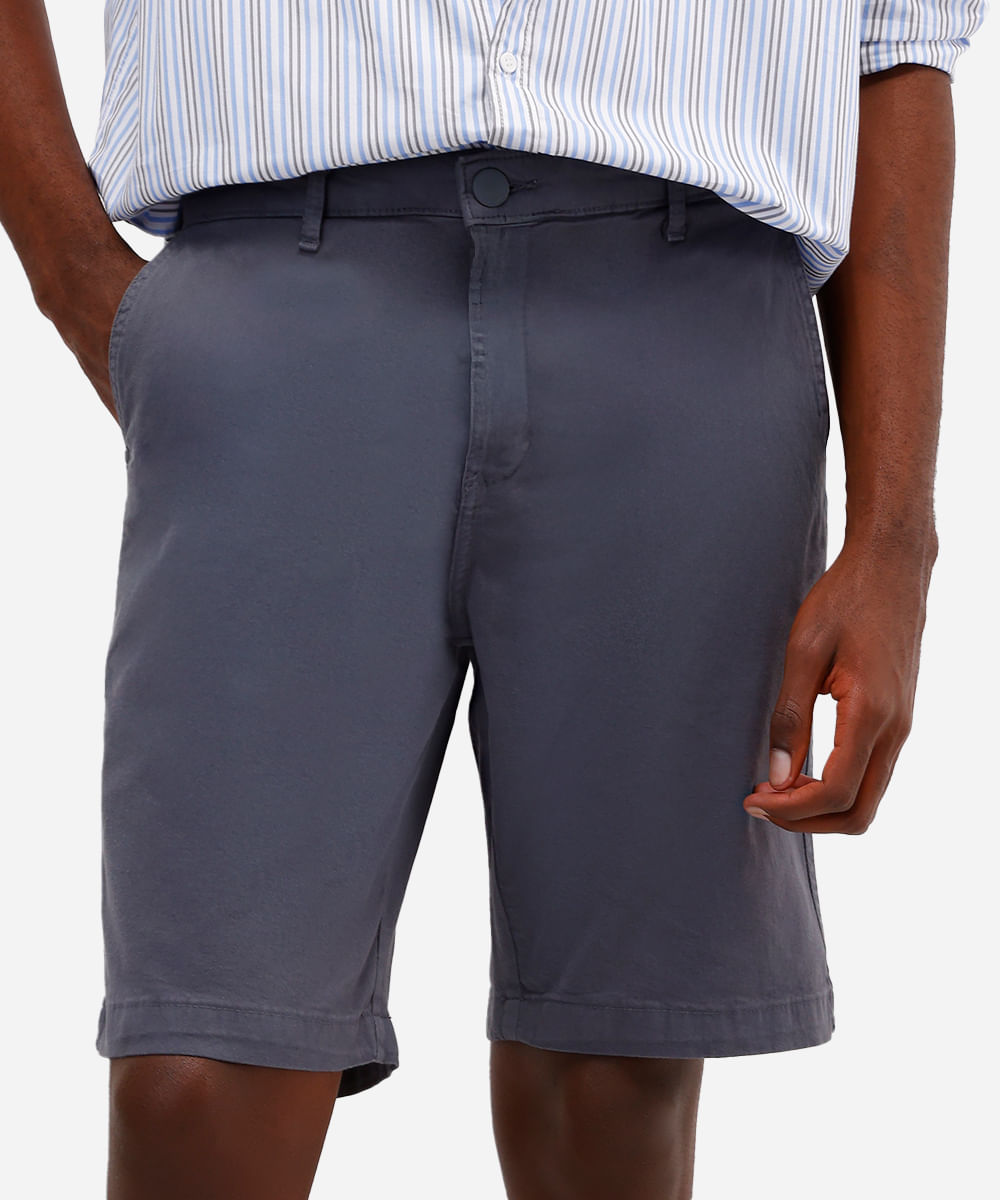 bermuda reta masculina de sarja com bolsos chino cinza
