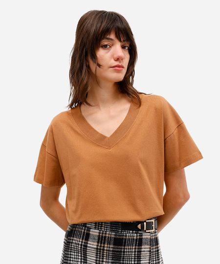 camiseta de algodão decote v manga curta marrom P