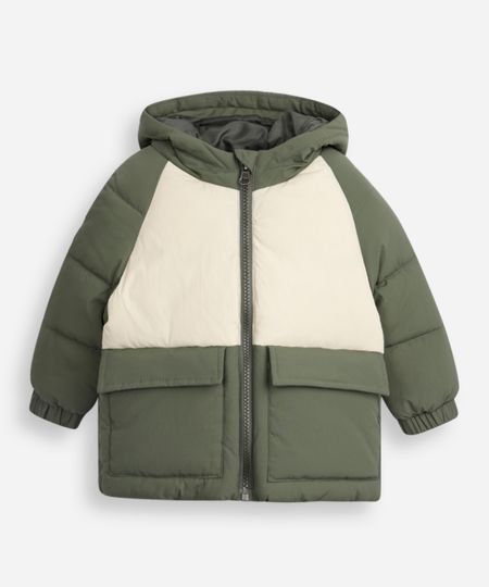 jaqueta puffer infantil com recortes e capuz verde 2 jaqueta puffer infantil com recortes e capuz verde 2