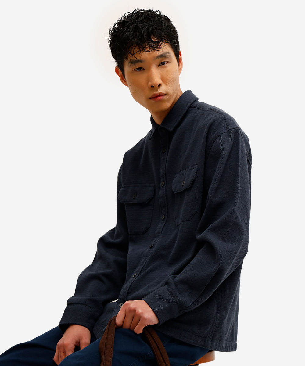 Vista 2 camisa overshirt masculina manga longa texturizada azul C&A Azul Marinho C&A Azul Marinho