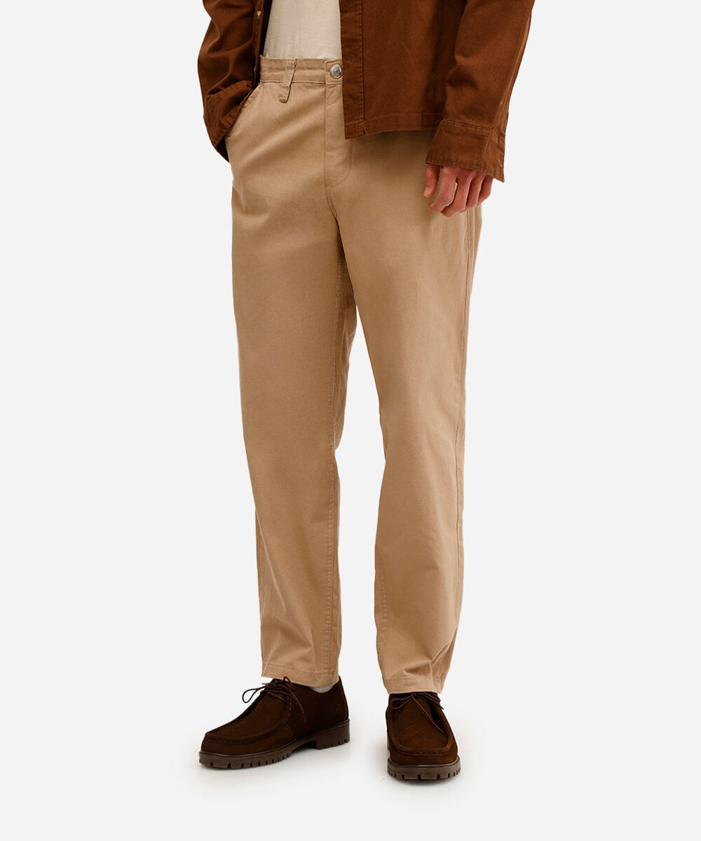 calça masculina de alfaiataria em sarja bege