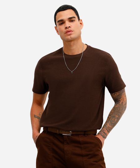 camiseta masculina manga curta texturizada marrom G