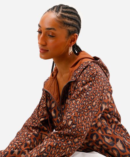 jaqueta corta vento feminina com capuz animal print marrom PP