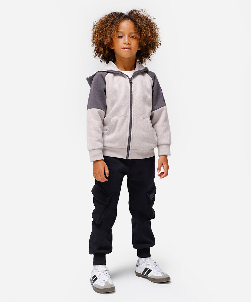 calça jogger infantil de moletom com bolsos cargo preta