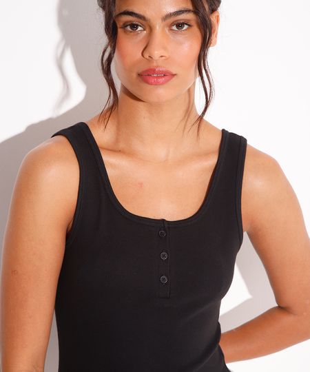 regata de algodão peruano com botão canelada mindset preta P regata de algodão peruano com botão canelada mindset preta P