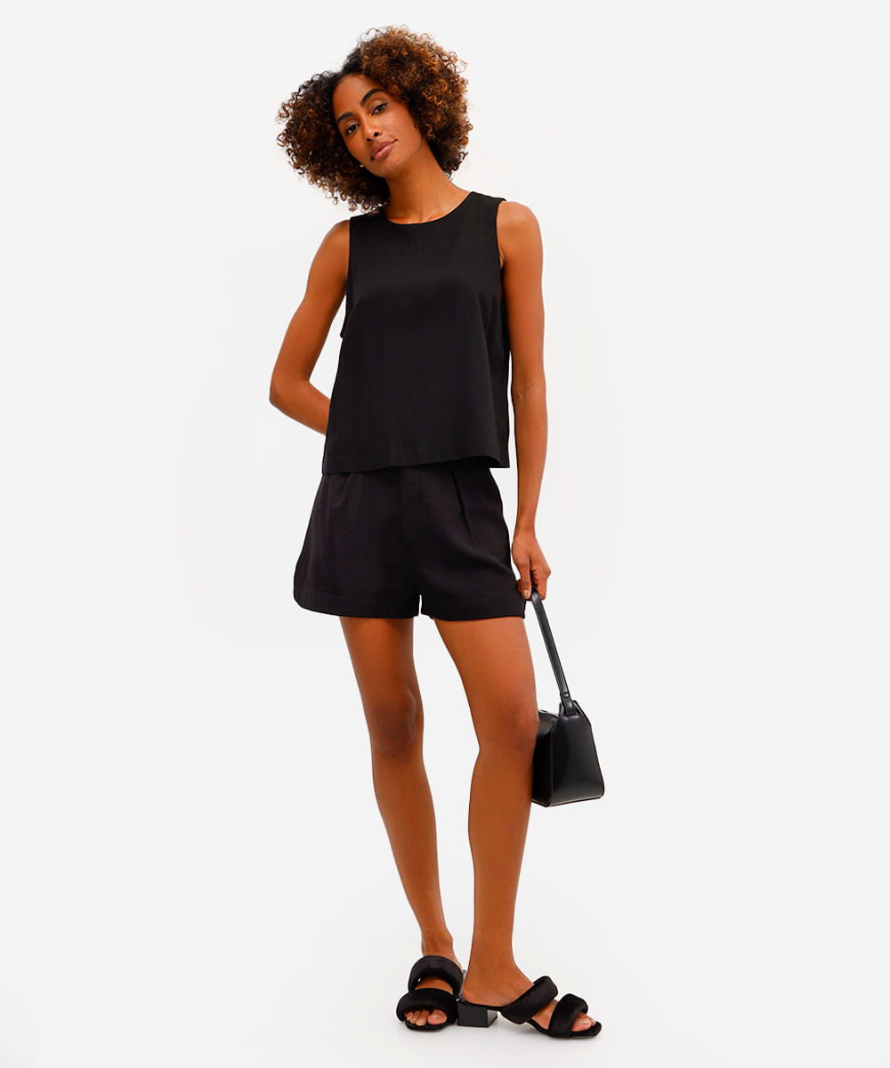 short de alfaiataria feminino de viscose com fendas preto short de alfaiataria feminino de viscose com fendas preto