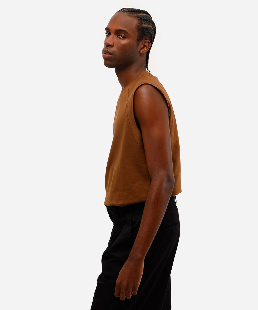 regata machão de moletinho raglan - marrom