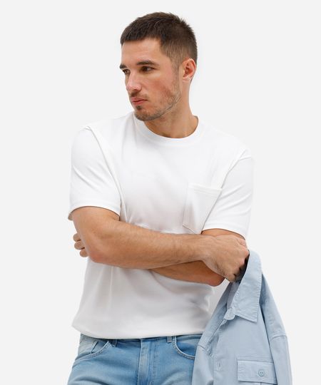 camiseta comfort masculina de algodão peruano bold com bolso branca GG