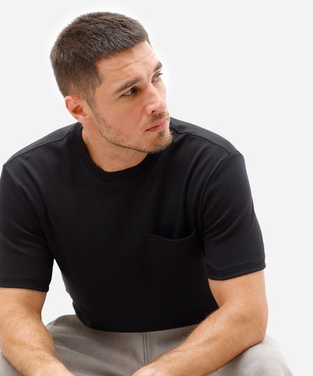 camiseta comfort masculina de algodão peruano bold com bolso preta M