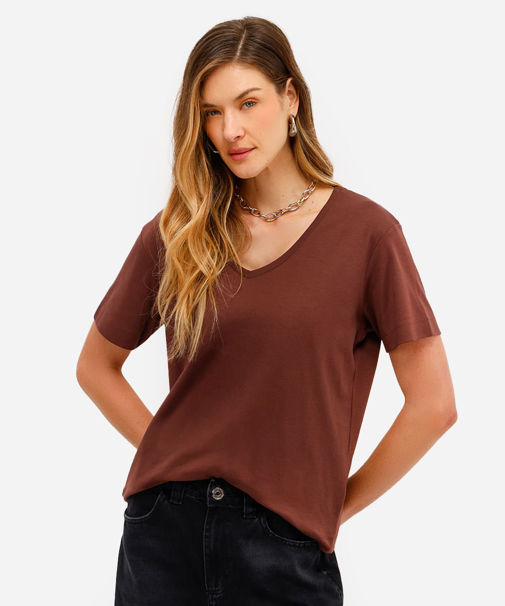 camiseta feminina de algodão peruano básica decote v marrom