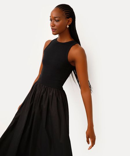 vestido midi canelado saia volumosa - preto GG vestido midi canelado saia volumosa - preto GG