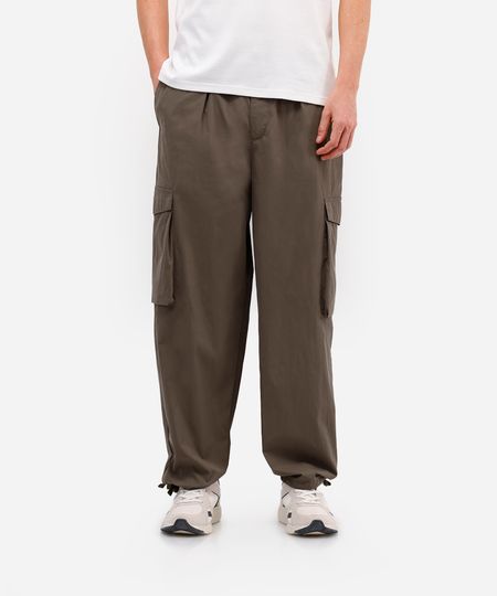 calça parachute masculina com bolsos cargo verde 40