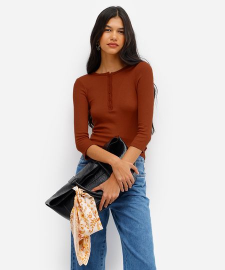 blusa feminina de viscose manga longa canelada marrom PP