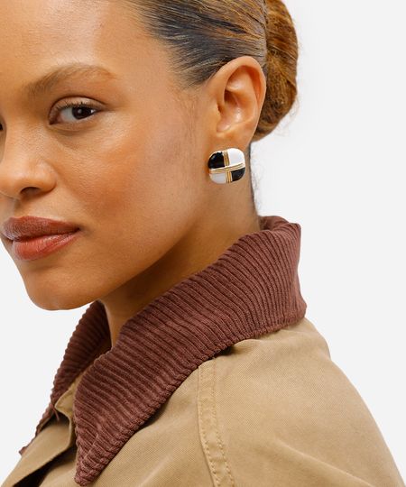 brinco feminino botão quadrado dourado UNICO brinco feminino botão quadrado dourado UNICO