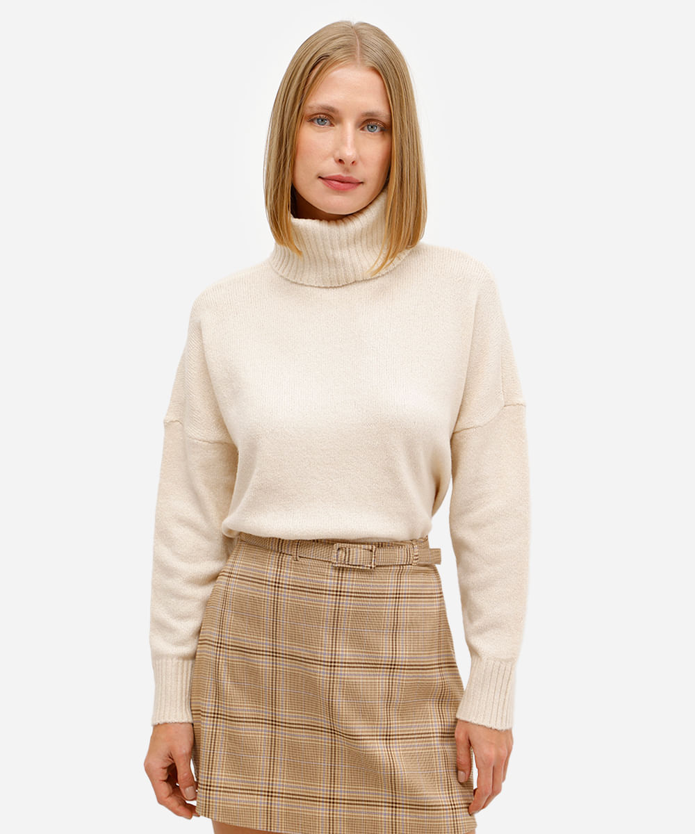 suéter feminino de tricot oversized gola alta bege