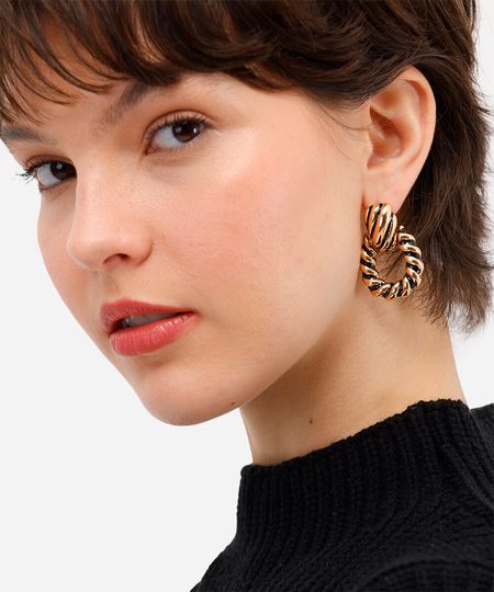 brinco torcido esmaltado dourado UNICO brinco torcido esmaltado dourado UNICO