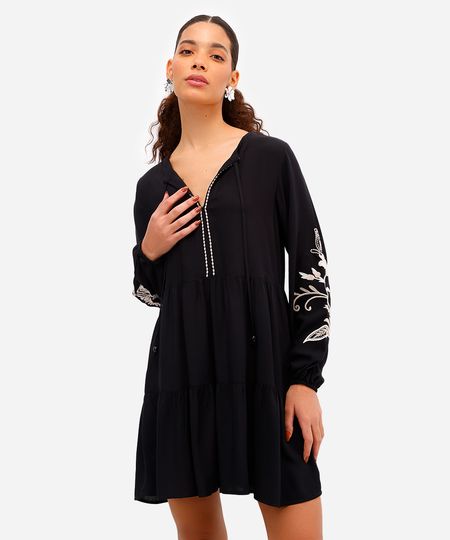 vestido curto feminino de viscose bordado floral preto PP