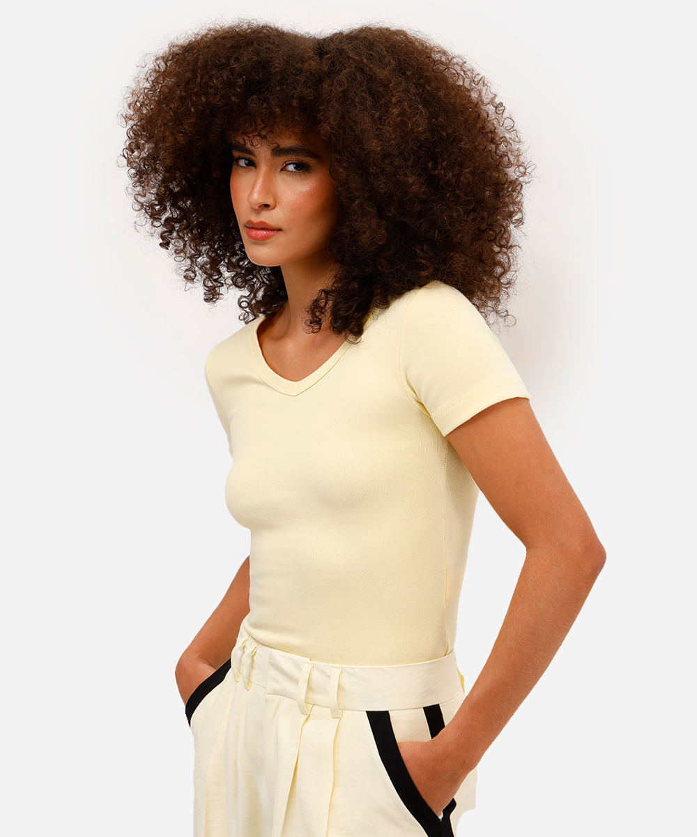 blusa baby look feminina básica decote v amarela
